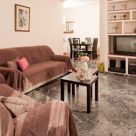 Relaxing Appt. Into The Heart Of Historical Center Apartment Kalamata Exterior photo